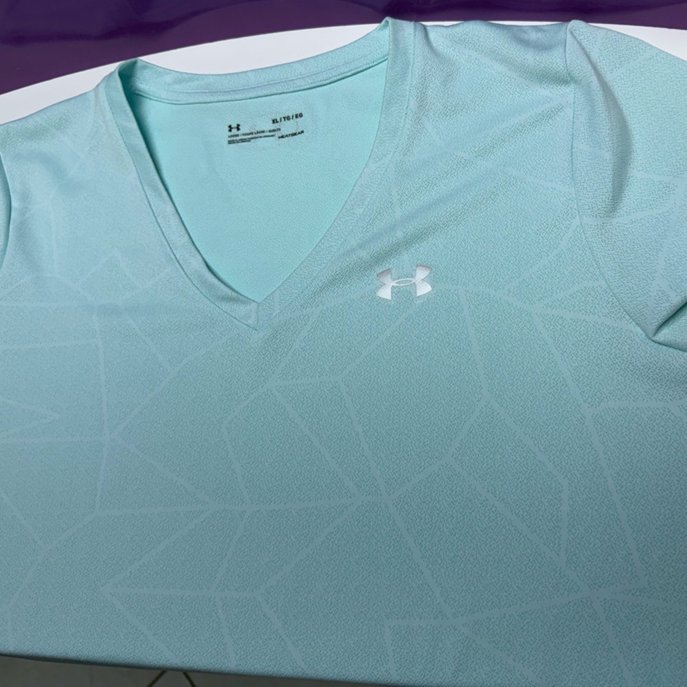 Under Armour Women's Aqua V-Neck Tee - Picture 8 of 8